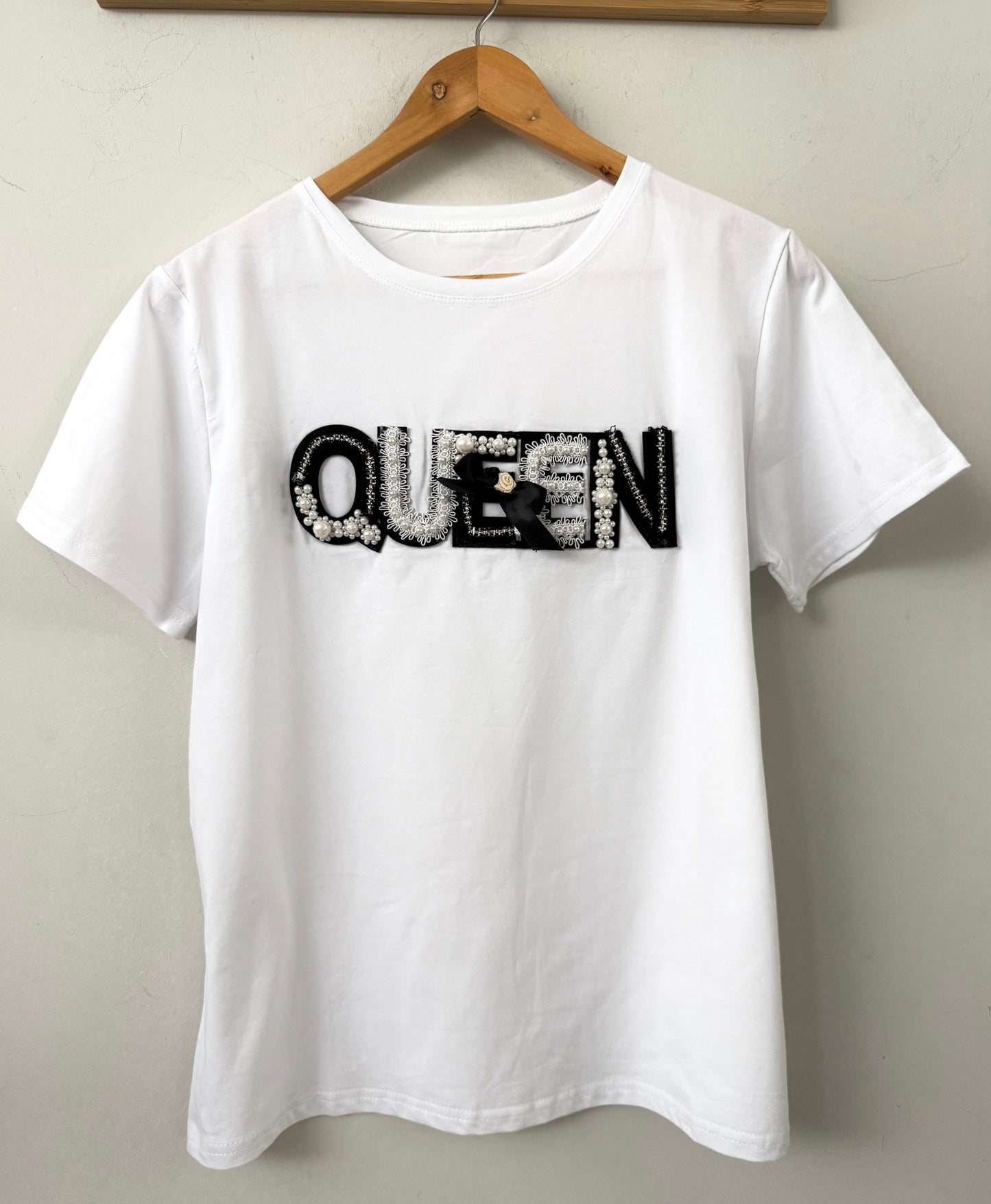 T-shirt με σχεδίο QUEEN white