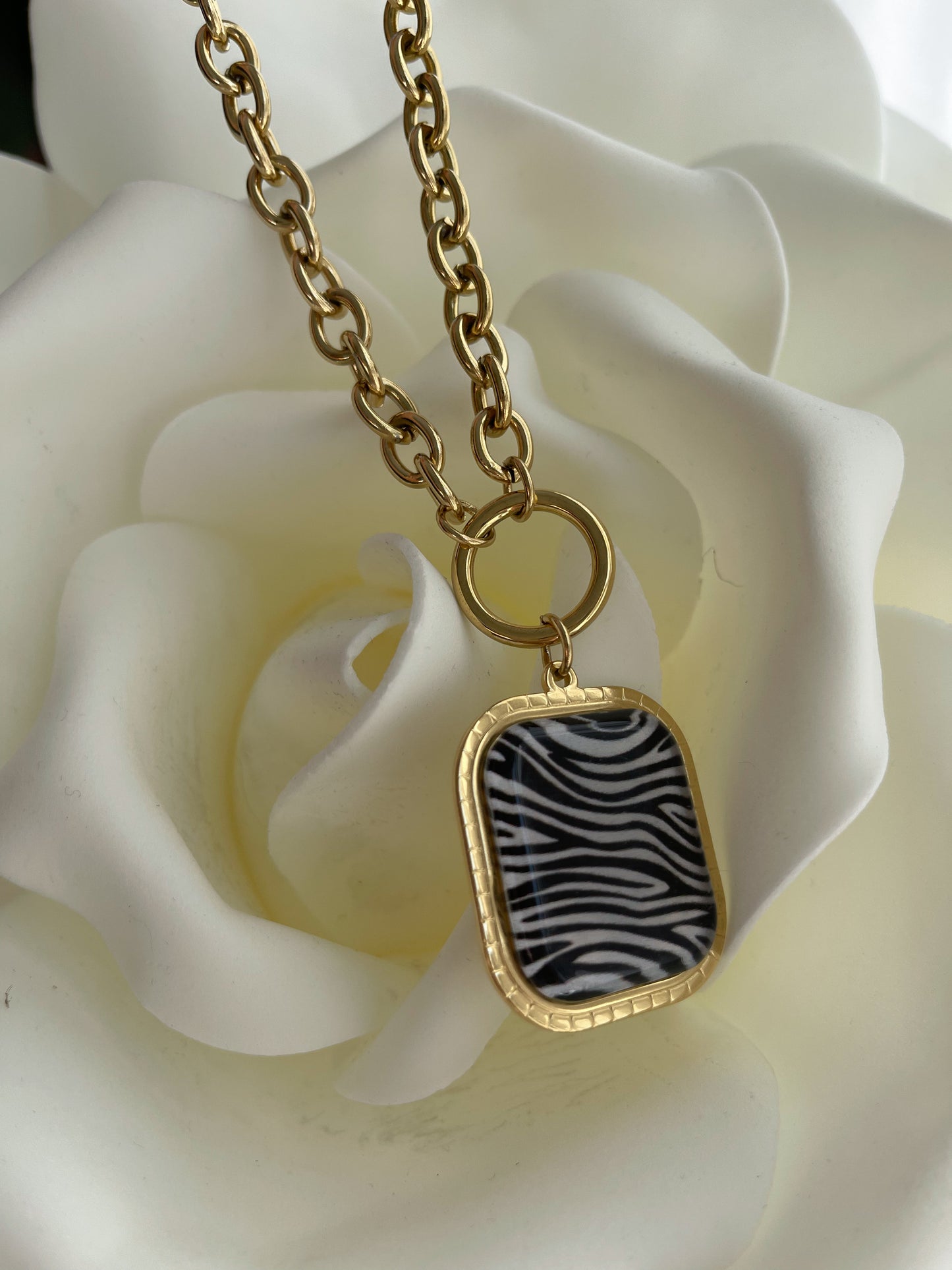 Κολιέ black & gold