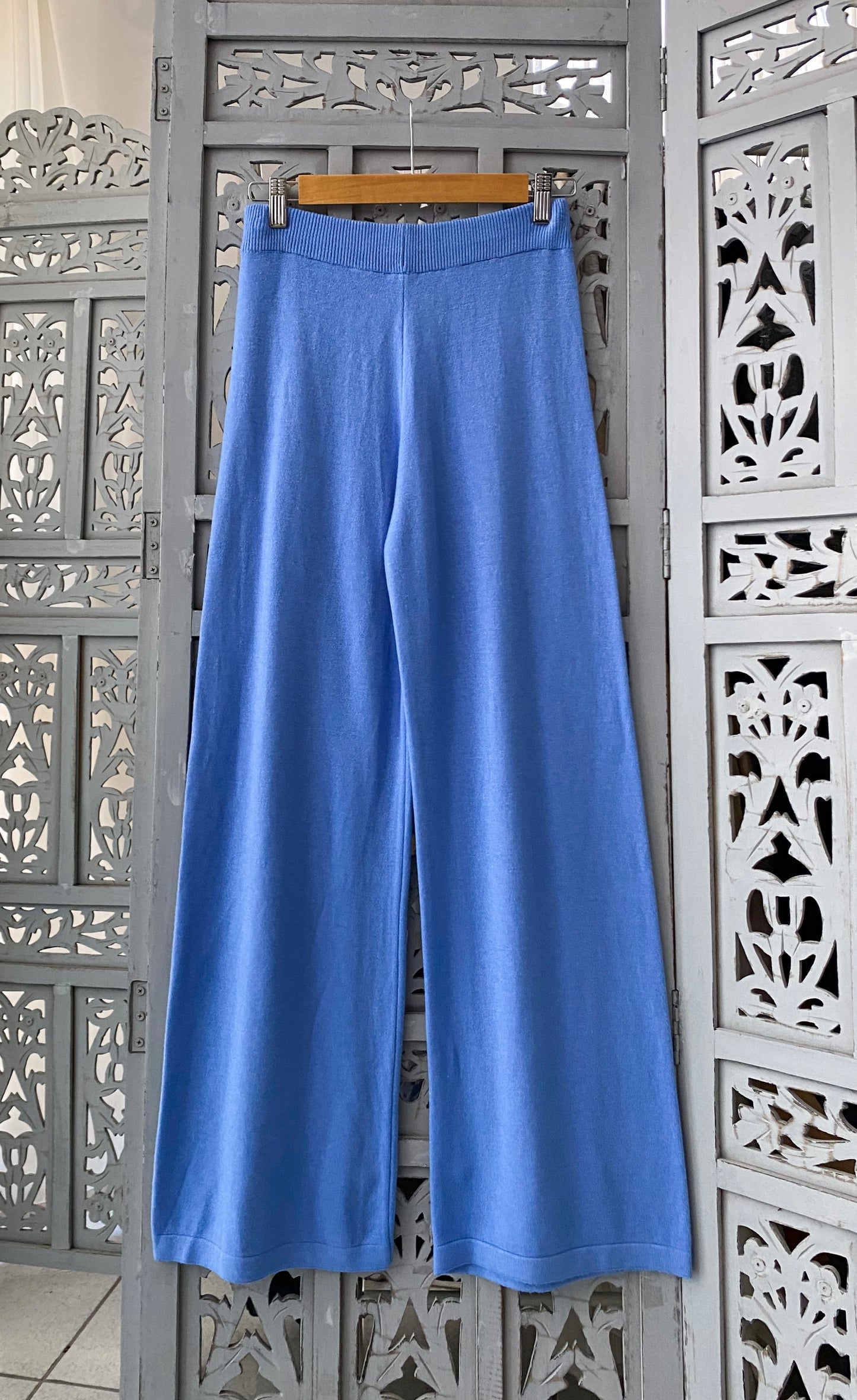 Light blue knitted trousers