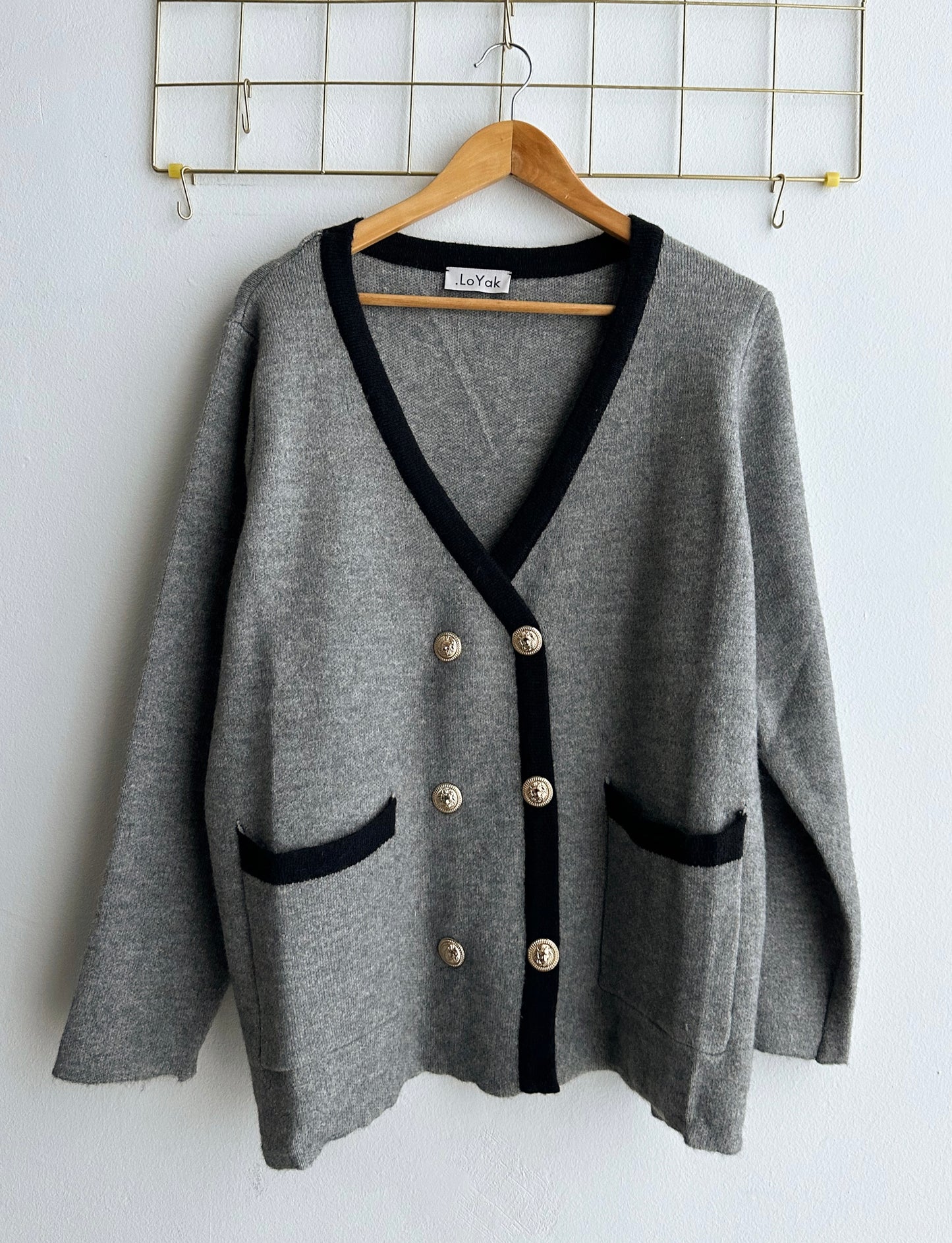 Ζακέτα πλέκτη με χρυσα κουμπιά grey