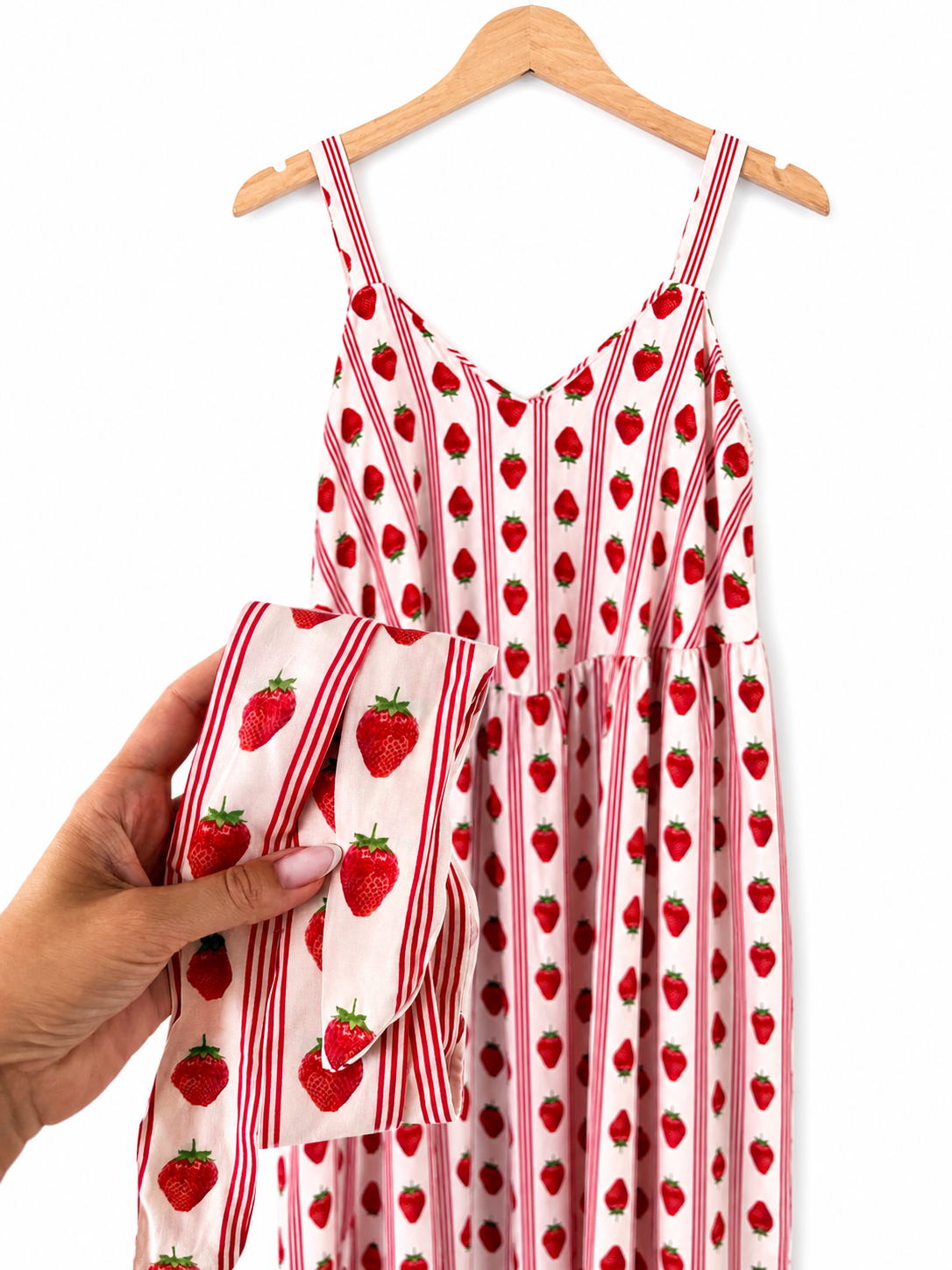 Φόρεμα μακρύ με ζώνη STRAWBERRIES beige
