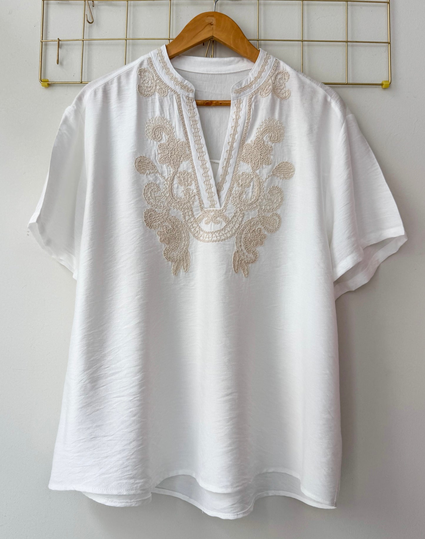 Μπλούζα με κεντημα ATIKA beige white