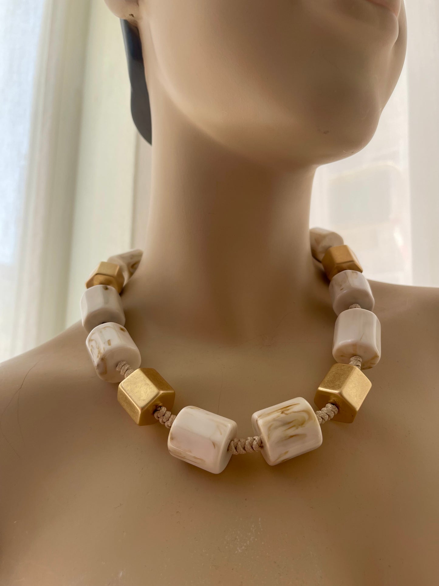 Κολιέ ELYSIAN gold/cream