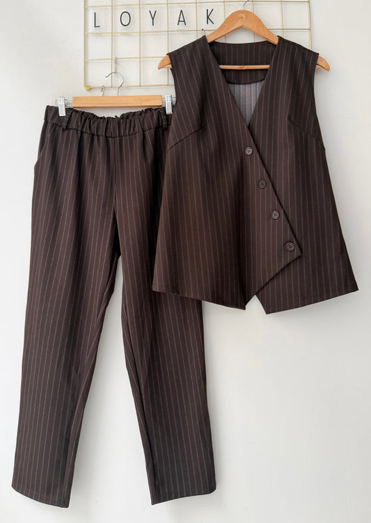 Σετ γιλέκο και παντελόνι PEACKY brown