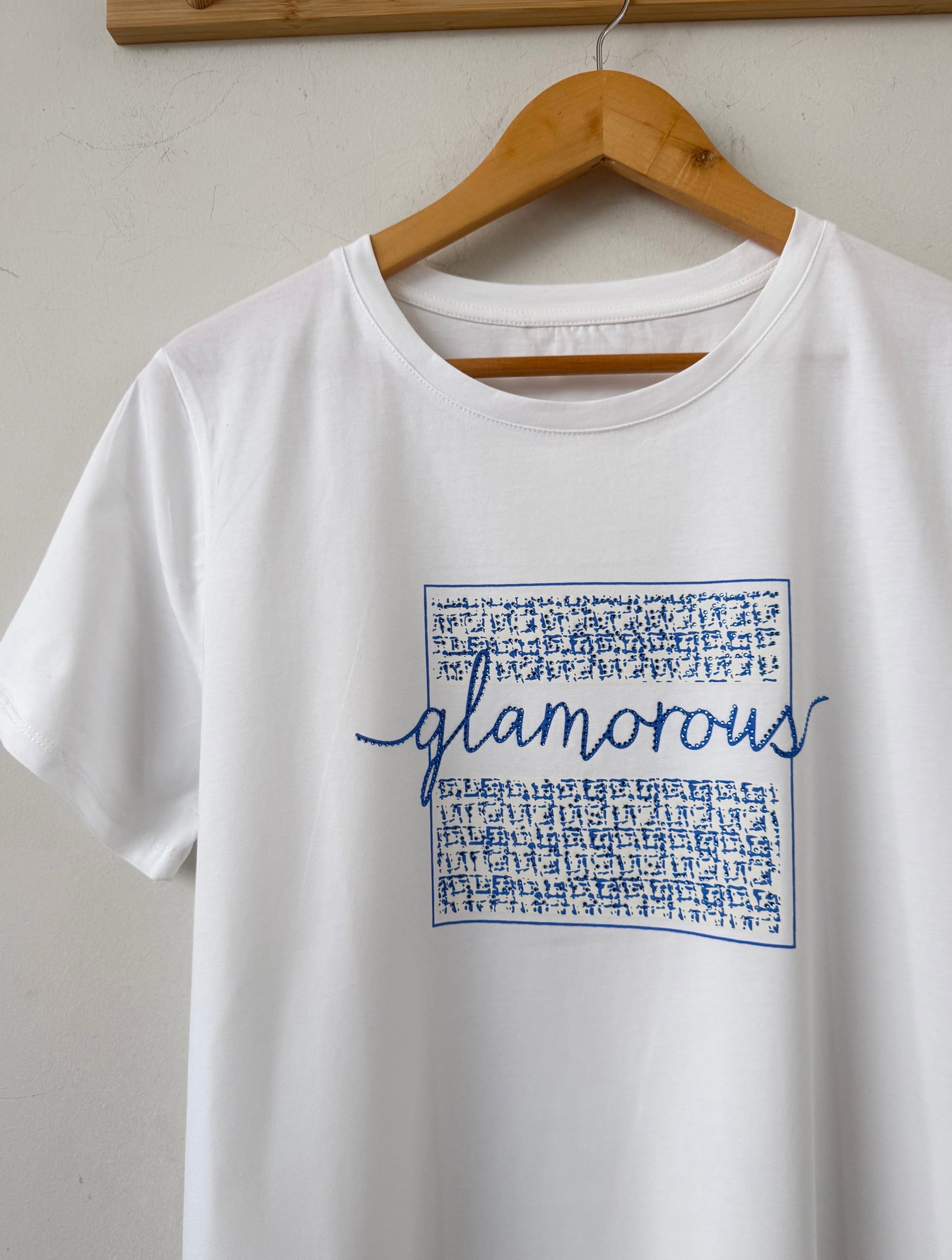 T-shirt με σχεδίο GLAMOROUS white