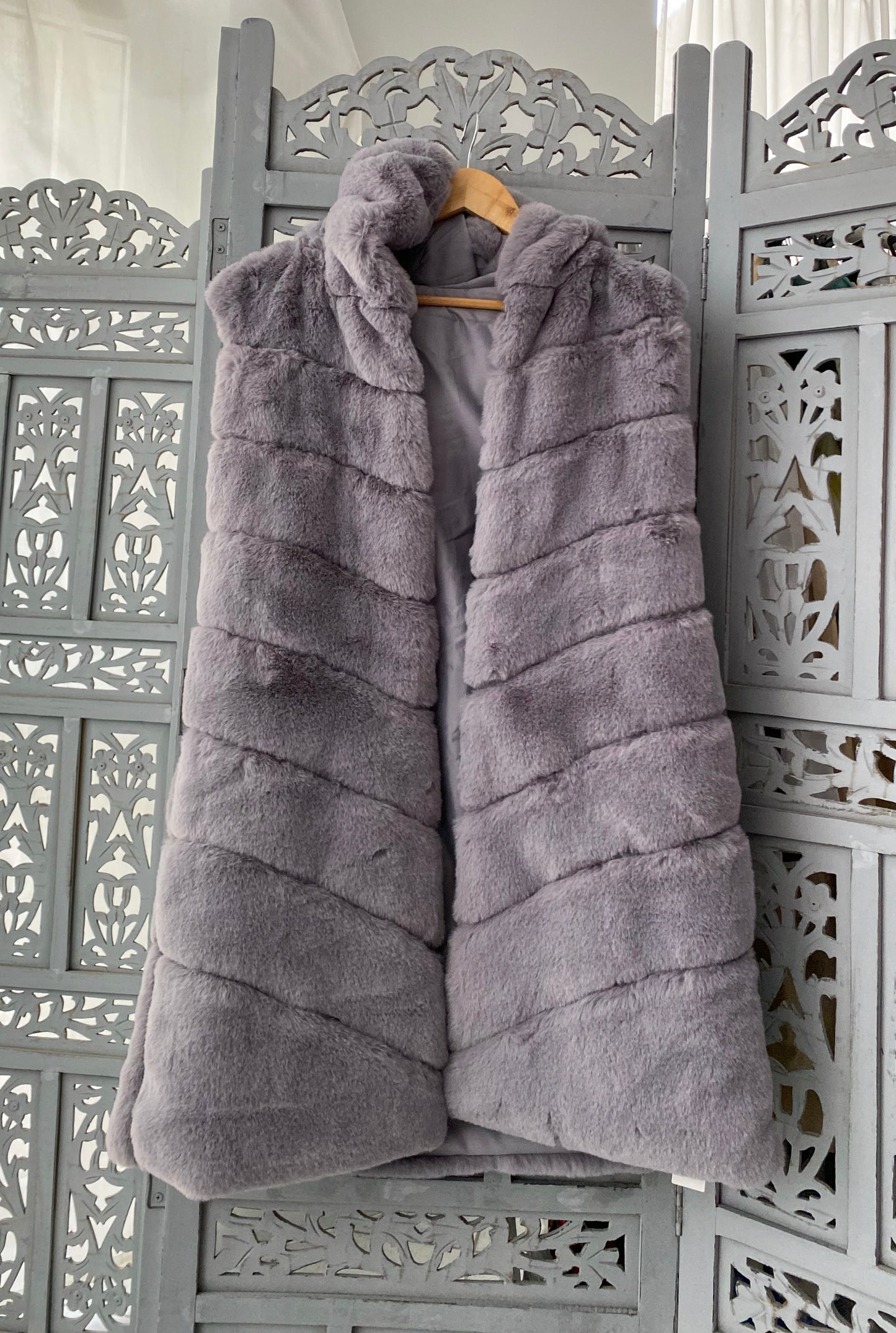 Αμάνικο eco-fur light grey