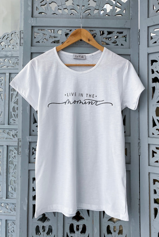 T-shirt με τύπωμα “moment” white